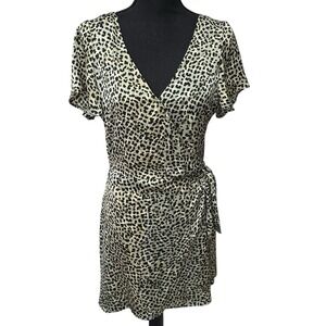 cupcakes and cashmere Women's Lenna Leopard Print Wrap Dress Size Medium‎
